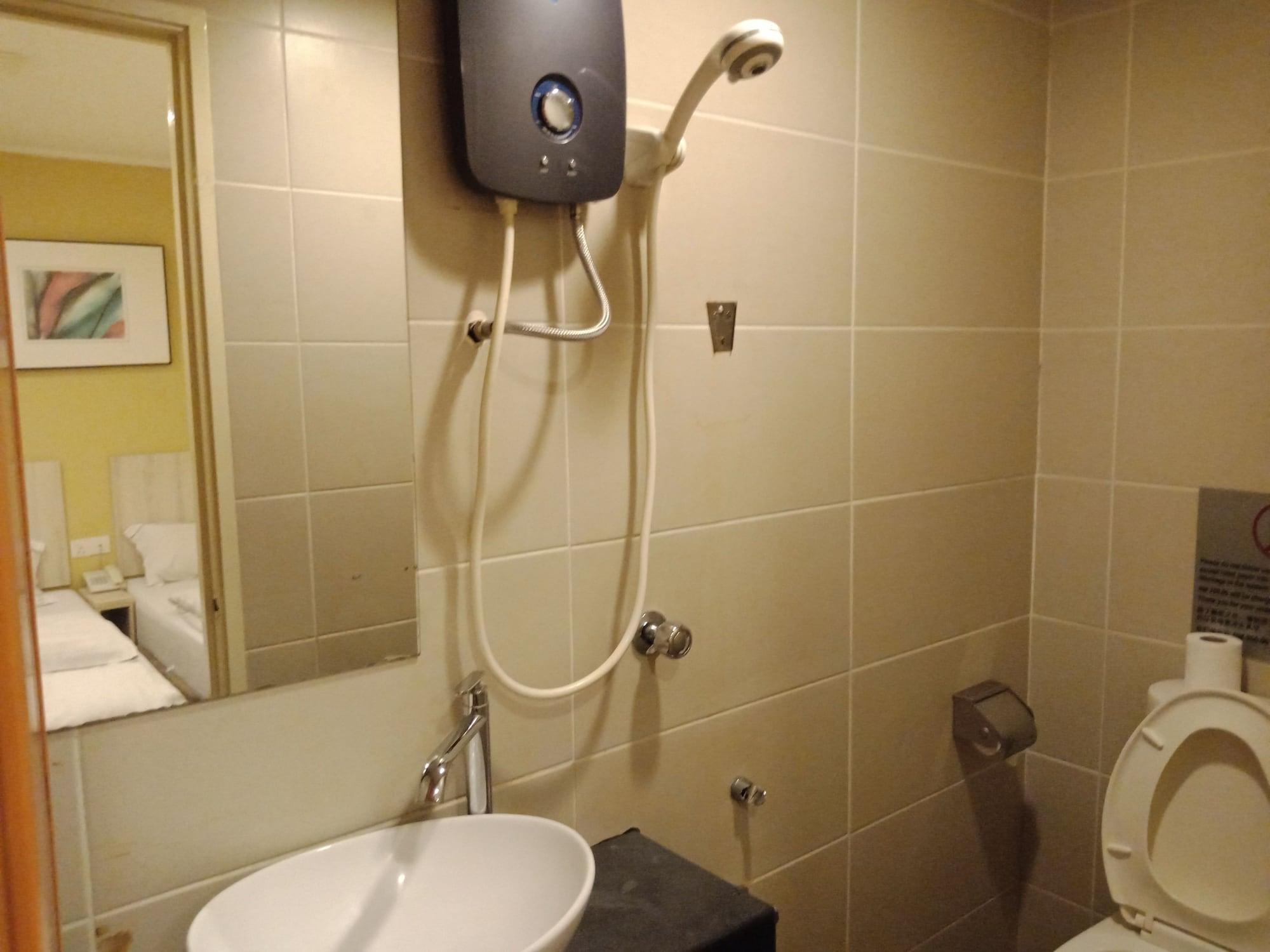 קואלה לומפור Hotel Zamburger Taman Segar - Previously Home Inn Taman Segar מראה חיצוני תמונה