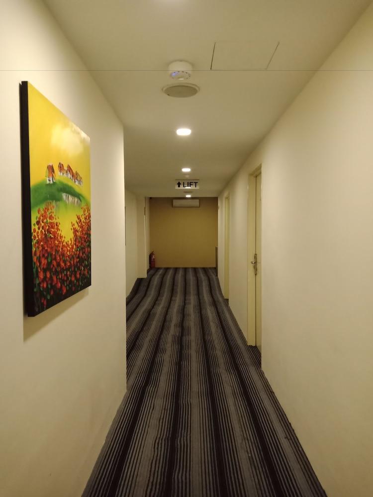 קואלה לומפור Hotel Zamburger Taman Segar - Previously Home Inn Taman Segar מראה חיצוני תמונה