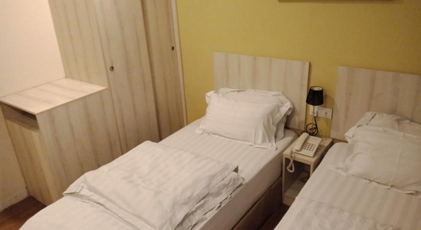 קואלה לומפור Hotel Zamburger Taman Segar - Previously Home Inn Taman Segar מראה חיצוני תמונה